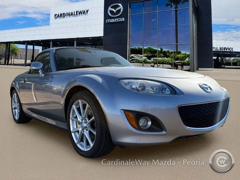 Used 2010 MAZDA MX-5 Miata Grand Touring w/ Premium Pkg RWD image 4
