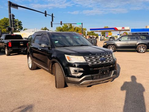 Used 2016 Ford Explorer Limited w/ Equipment Group 301A AWD/4WD image 6