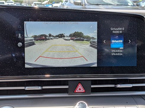 Used 2024 Hyundai Elantra SEL FWD image 31