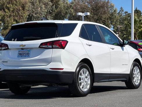 Used 2024 Chevrolet Equinox LS w/ LS Convenience Package FWD image 5