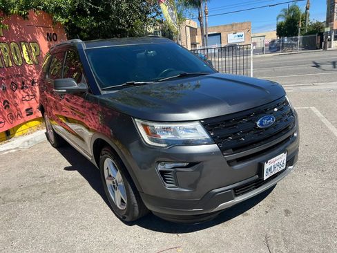 Used 2019 Ford Explorer XLT w/ Equipment Group 201A FWD image 3