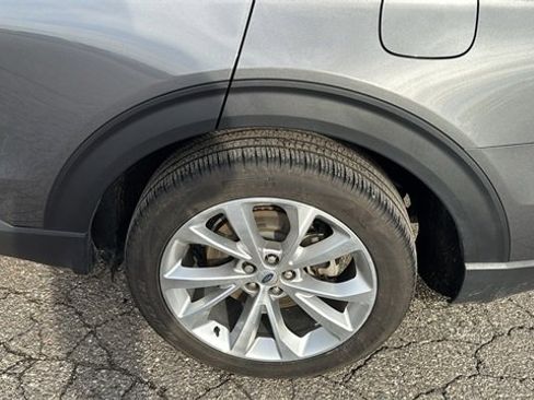 Certified 2023 Ford Explorer Platinum w/ Class IV Trailer Tow Package image 28