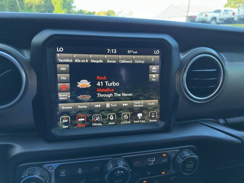 Used 2018 Jeep Wrangler Rubicon image 14