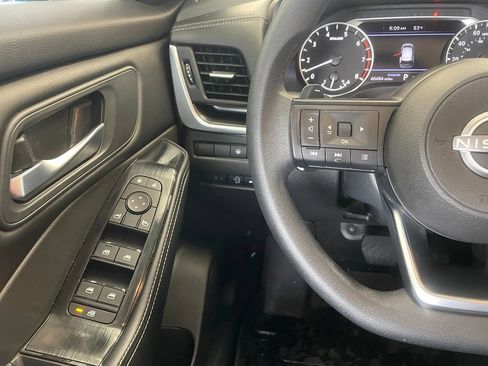 Certified 2024 Nissan Rogue SV FWD image 12