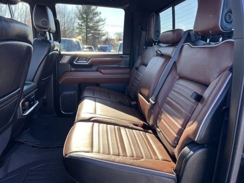 Used 2024 GMC Sierra 3500 Denali Ultimate image 21