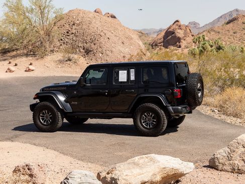 Used 2024 Jeep Wrangler Unlimited Rubicon 392 AWD/4WD image 3