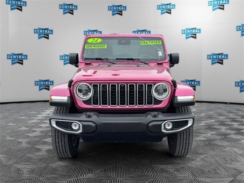 Used 2024 Jeep Wrangler Sahara w/ Technology Group image 8