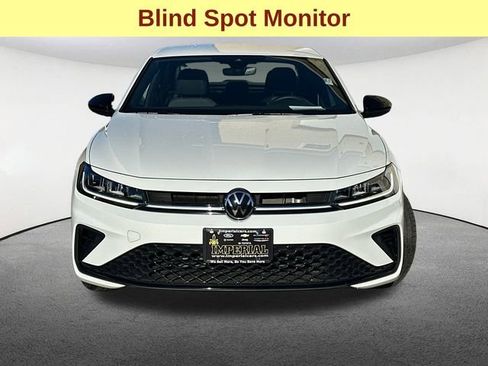 Used 2025 Volkswagen Jetta Sport image 4