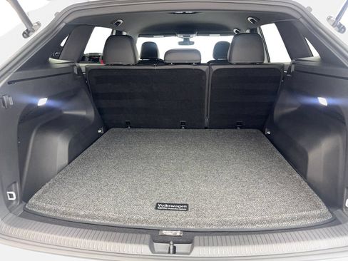 Used 2025 Volkswagen Atlas Cross Sport SE FWD image 78