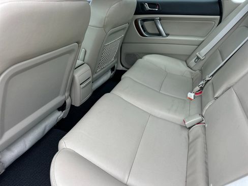 Used 2009 Subaru Legacy 2.5i Limited AWD/4WD image 11