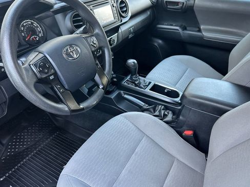 Used 2019 Toyota Tacoma SR w/ SR Convenience Package image 10