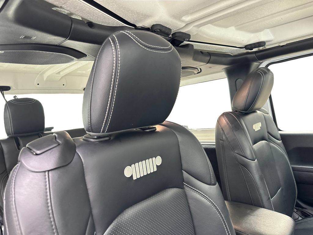 Used 2022 Jeep Wrangler Sport AWD/4WD image 39