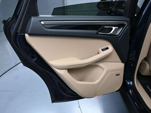Certified 2023 Porsche Macan Turbo image 22