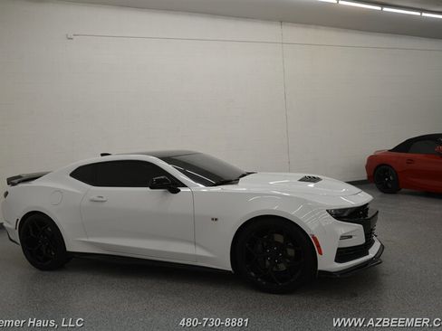 Used 2019 Chevrolet Camaro SS image 7