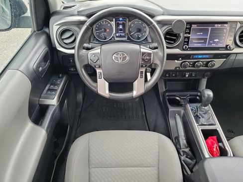 Used 2022 Toyota Tacoma SR5 w/ Technology Package RWD image 16