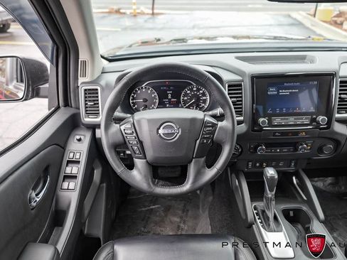 Used 2024 Nissan Frontier SL w/ Technology Package image 2