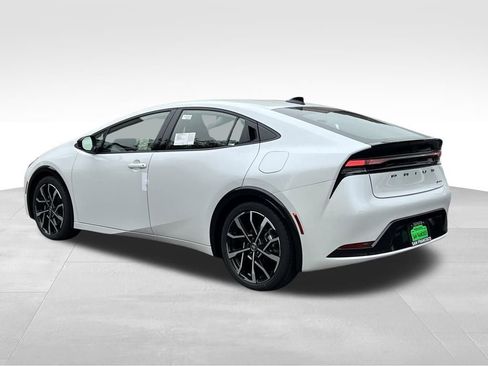 New 2026 Toyota Prius Plug-In Hybrid FWD image 3
