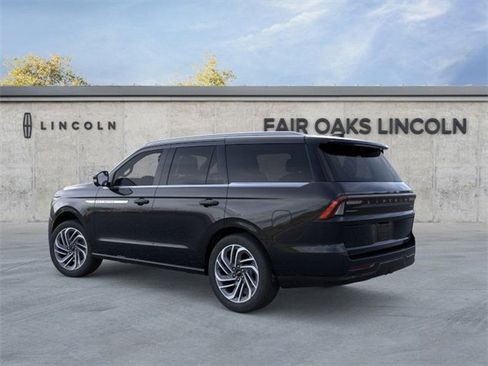 New 2025 Lincoln Navigator Reserve image 4