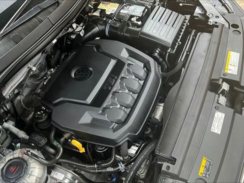 Used 2022 Volkswagen Tiguan SE image 44