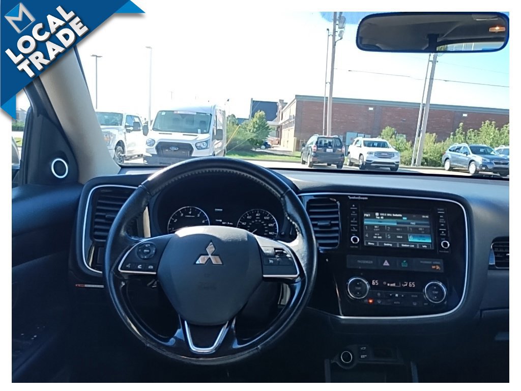 Used 2016 Mitsubishi Outlander SEL AWD/4WD image 18