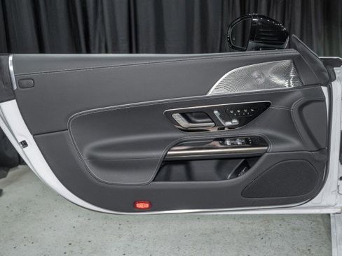 Used 2025 Mercedes-Benz SL 55 AMG 4MATIC image 10