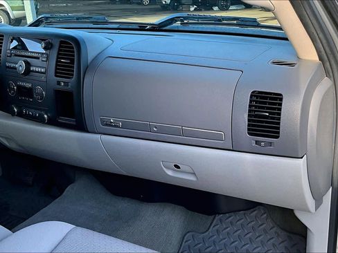 Used 2010 GMC Sierra 1500 SLE w/ Texas Edition image 17