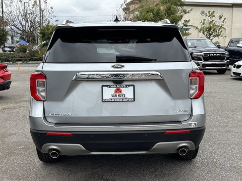 Used 2024 Ford Explorer Limited AWD/4WD image 4