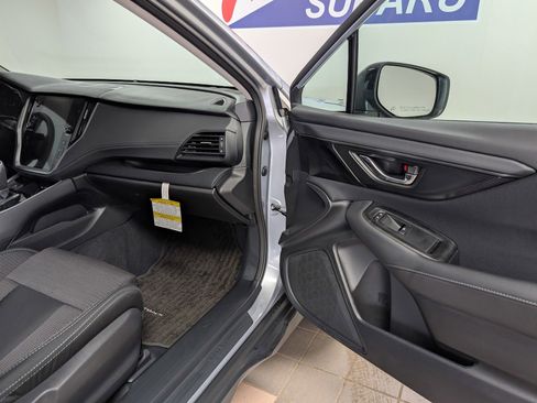 Used 2025 Subaru Outback Premium image 30