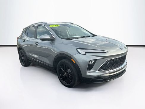Used 2024 Buick Encore GX Sport Touring FWD image 1