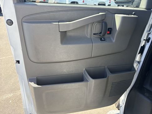 Used 2024 Chevrolet Express 2500 w/ Driver Convenience Package image 18
