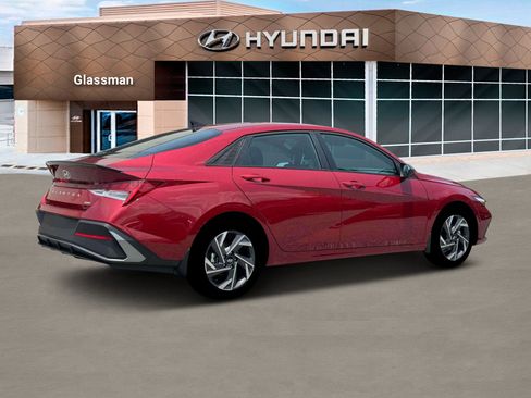 New 2025 Hyundai Elantra SEL image 9