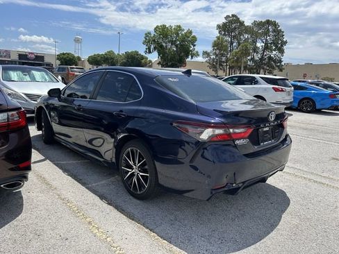 Used 2021 Toyota Camry SE FWD image 5