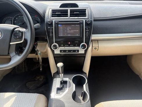 Used 2012 Toyota Camry LE FWD image 11