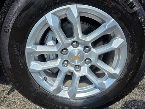Used 2026 Chevrolet Silverado 1500 LT w/ LPO, Liner Protection Package AWD/4WD image 7