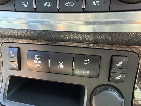 Used 2014 GMC Acadia SLT image 16