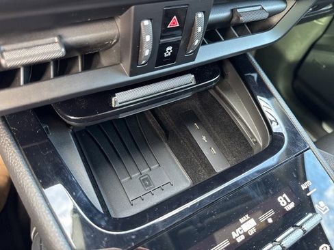 Used 2024 Porsche Cayenne w/ Premium Package image 32