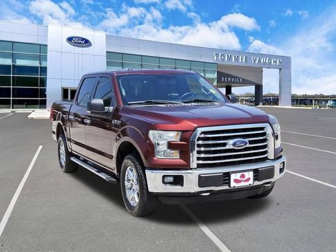Used 2015 Ford F150 XLT w/ Equipment Group 302A Luxury AWD/4WD image 6