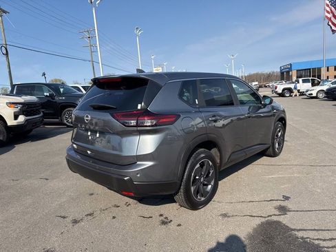 Used 2025 Nissan Rogue SV image 5