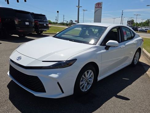 New 2026 Toyota Camry LE FWD image 3