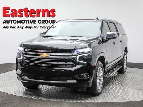 Used 2024 Chevrolet Suburban Premier RWD image 1