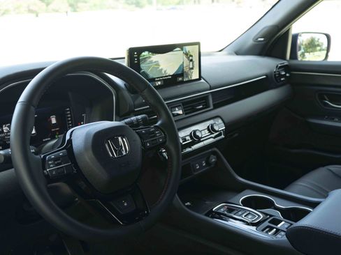 Used 2026 Honda Pilot Black Edition image 16