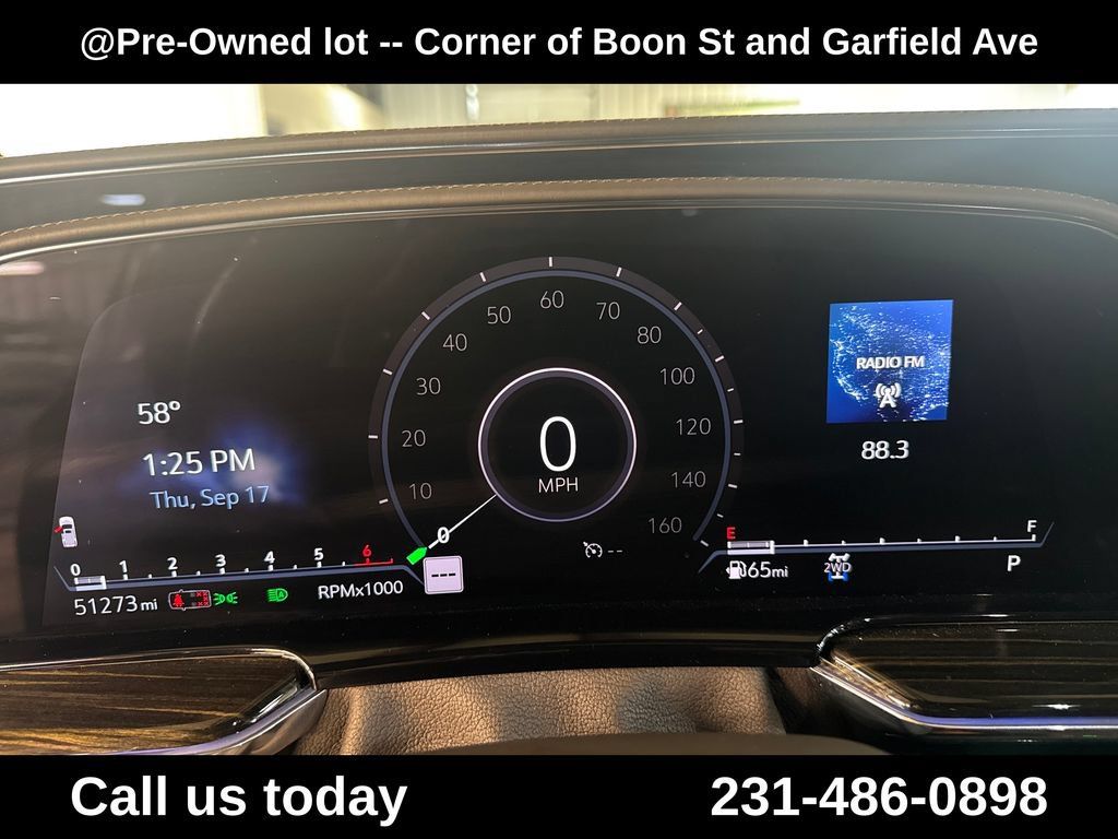 Used 2021 Cadillac Escalade Premium Luxury AWD/4WD image 21