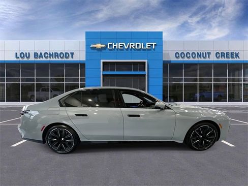 Used 2024 BMW 760i xDrive image 9