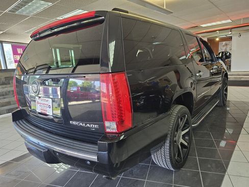 Used 2011 Cadillac Escalade ESV Luxury image 5