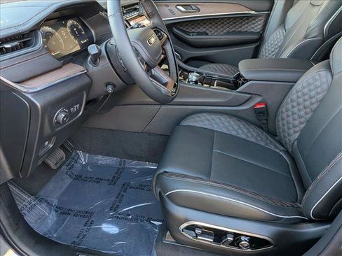 New 2025 Jeep Grand Cherokee L Summit image 4