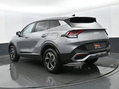 Used 2025 Kia Sportage LX AWD/4WD image 9
