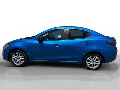 Used 2016 Scion iA FWD image 2