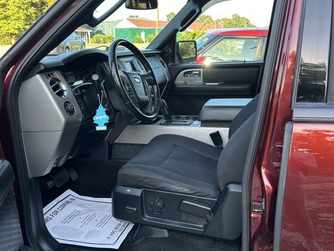 Used 2017 Ford Expedition XLT AWD/4WD image 12