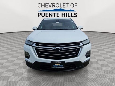 Used 2023 Chevrolet Traverse LT FWD image 3
