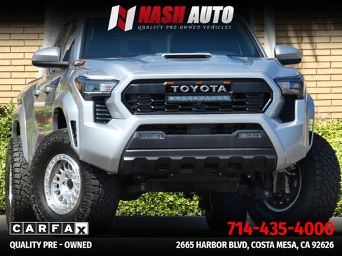 Used 2025 Toyota Tacoma TRD Sport RWD image 4